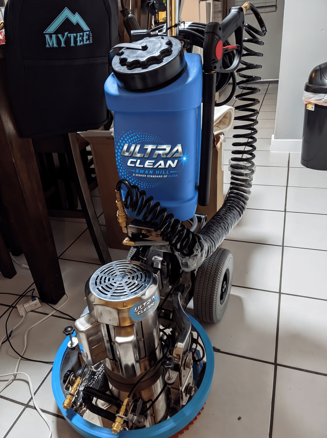 Ultraclean rotary tile and carpet cleaning machine